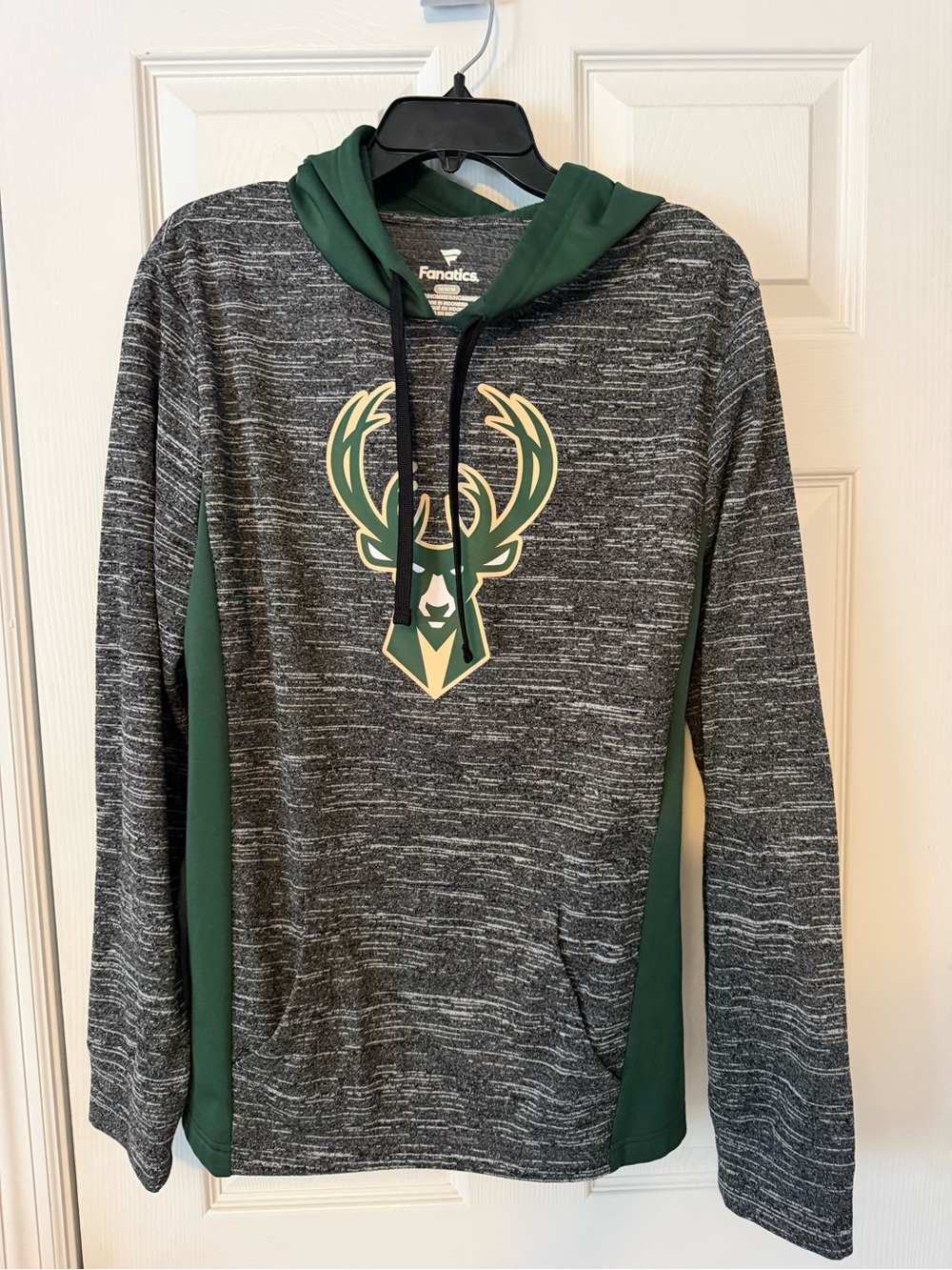 Fanatics Men’s Gray & Green Milwaukee Bucks Pullover Hoodie